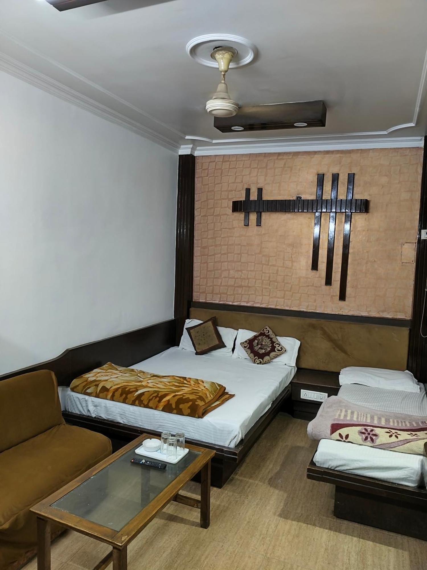 Hotel Yatri International New Delhi Bilik gambar