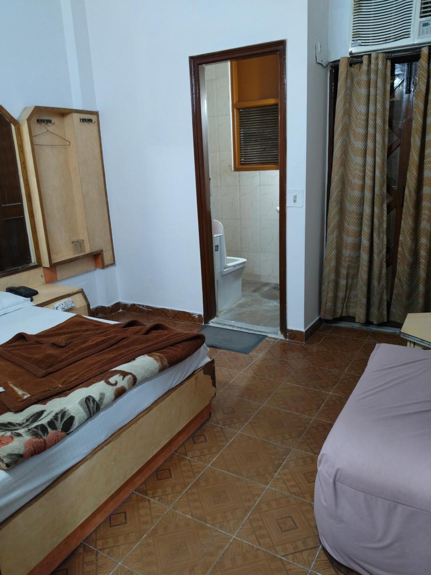 Hotel Yatri International New Delhi Bilik gambar