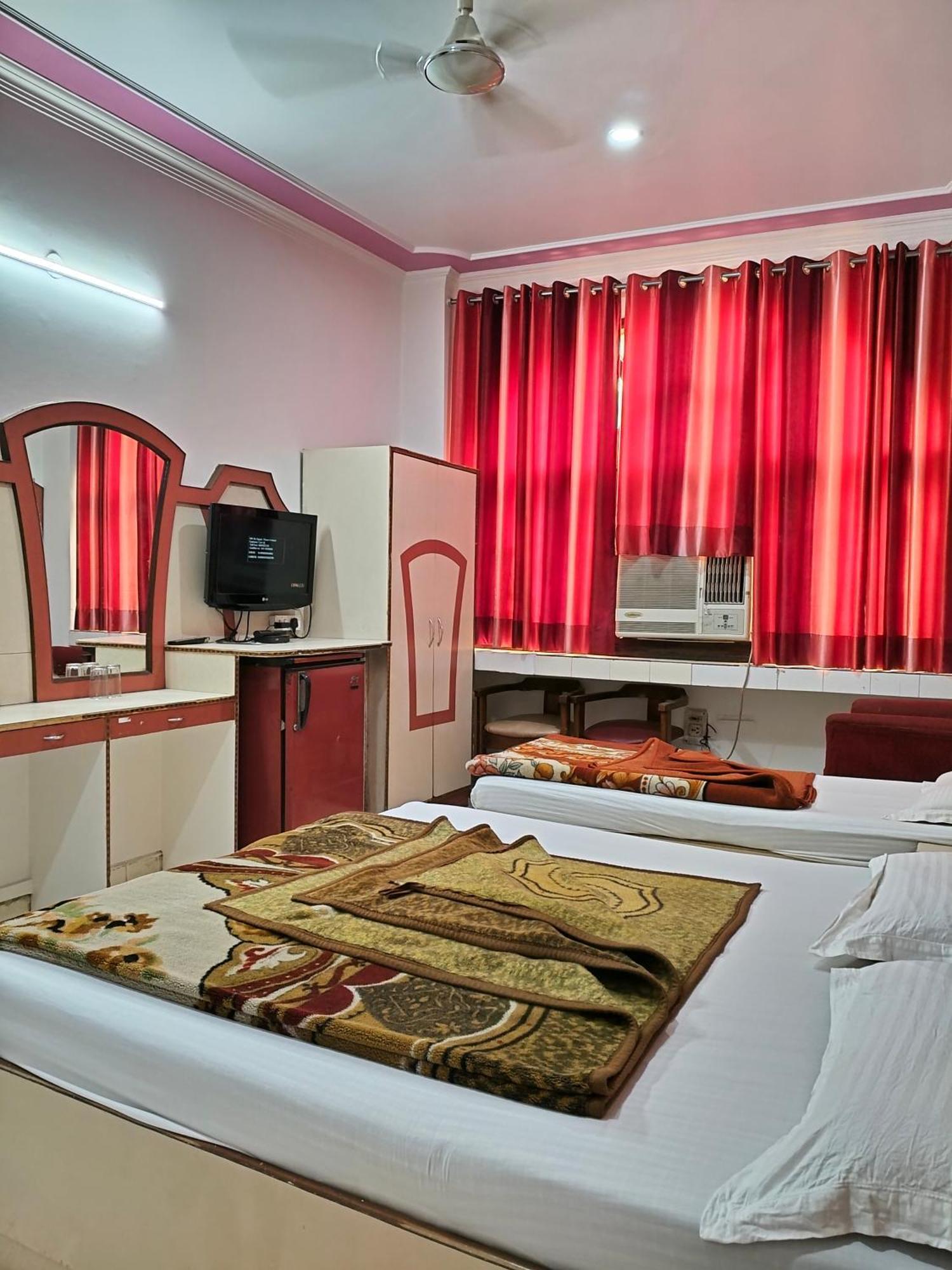 Hotel Yatri International New Delhi Bilik gambar