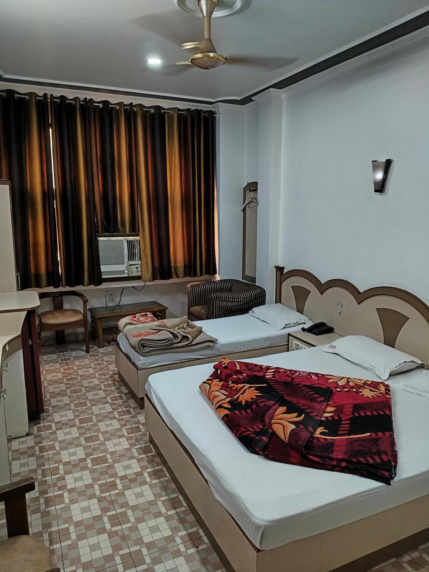 Hotel Yatri International New Delhi Bilik gambar