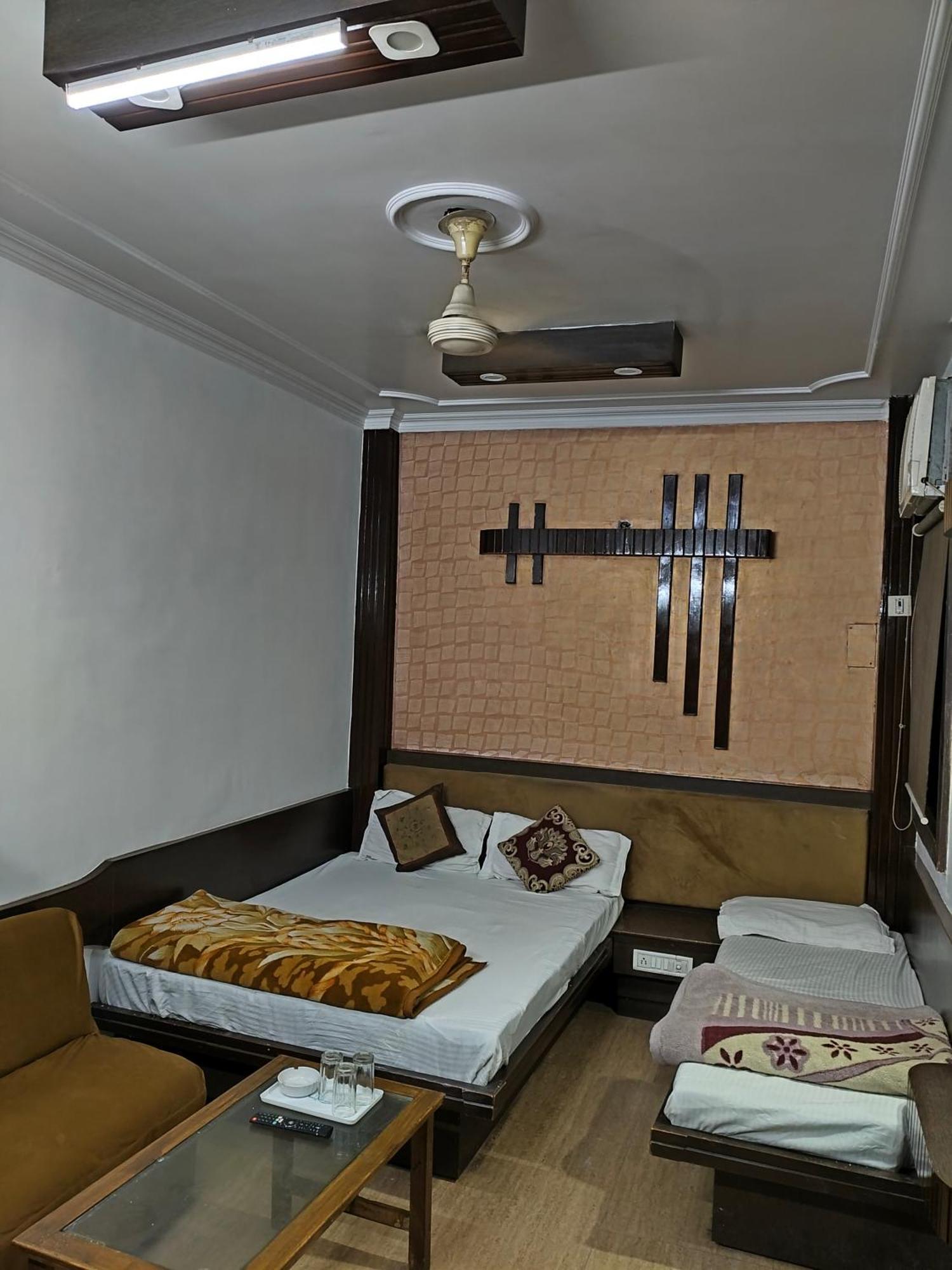 Hotel Yatri International New Delhi Bilik gambar