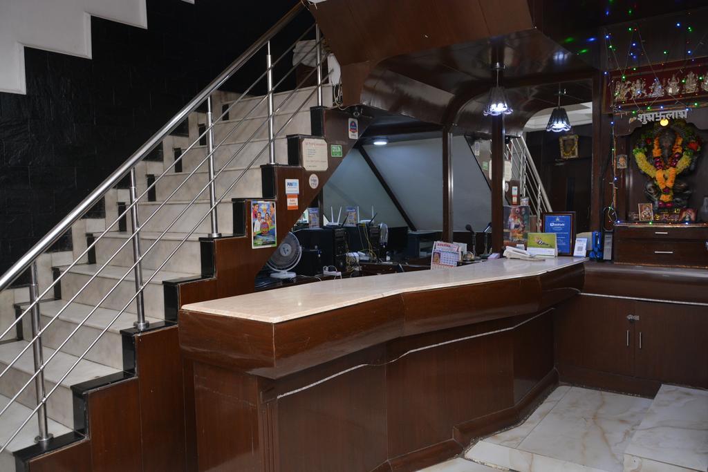 Hotel Yatri International New Delhi Luaran gambar