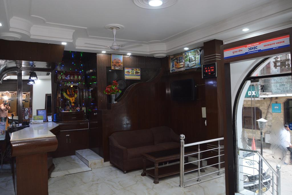 Hotel Yatri International New Delhi Luaran gambar