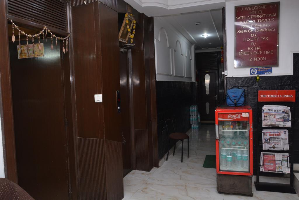 Hotel Yatri International New Delhi Luaran gambar